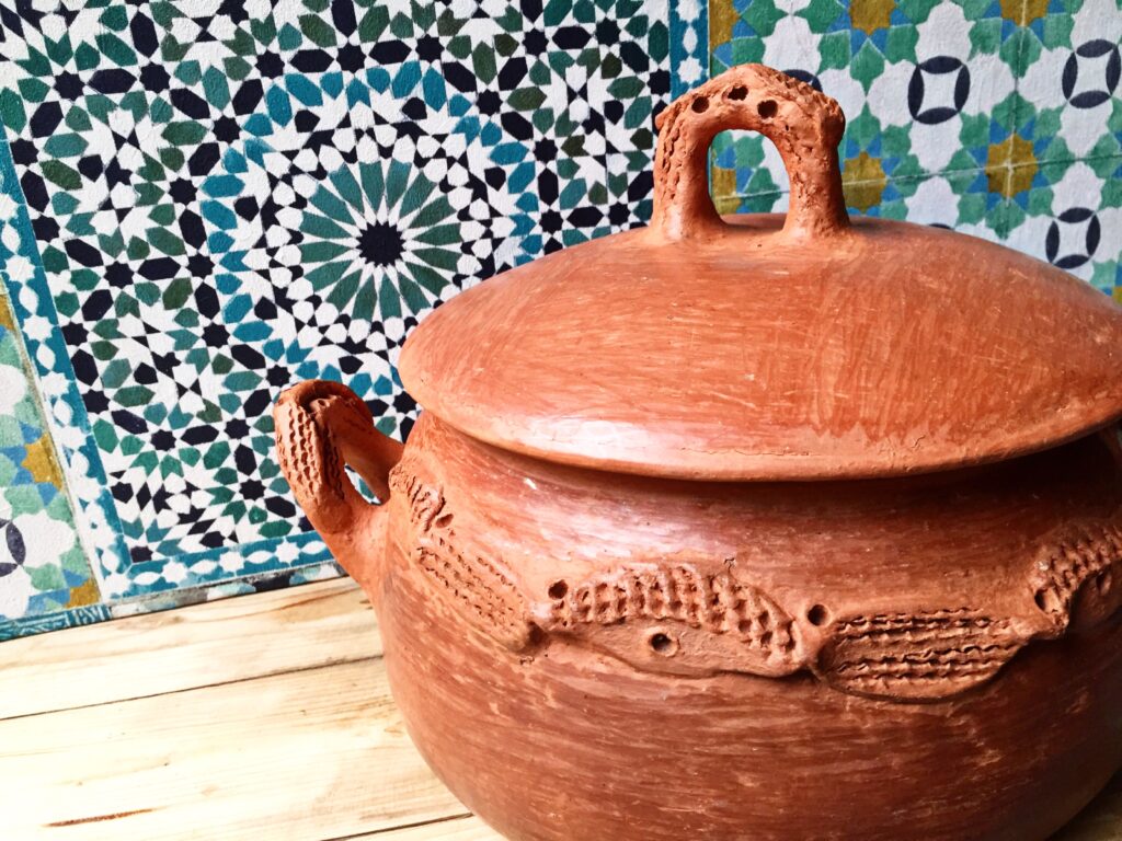 cocotte traditionnelle en terre cuite